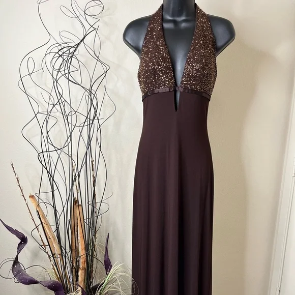 green emerald velvet dress Laundry By Shelli Segal Black Maxi Dress-Size 8 – Second Bite main image 0